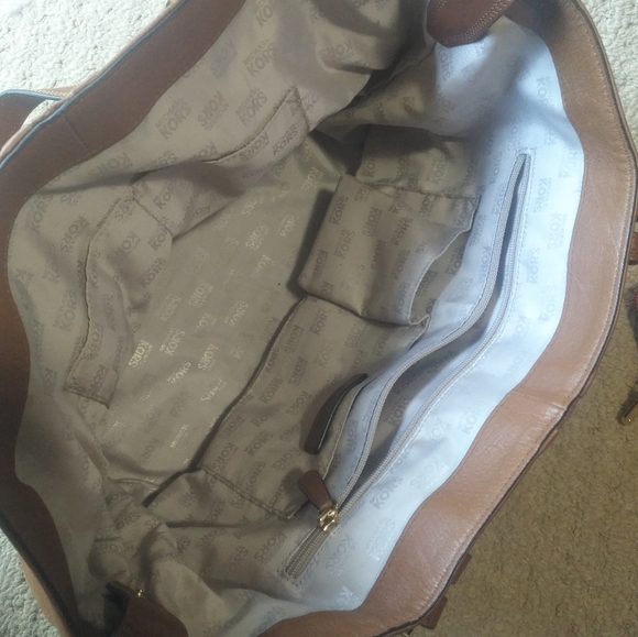 Authentic Michael Kors  purse - Picture 5 of 6